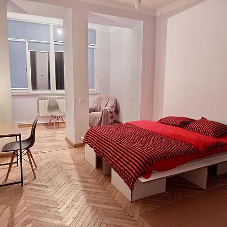 Living Spaces - Guesthouse Erévan Extérieur photo